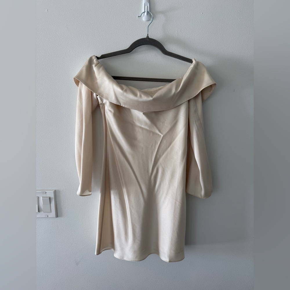 Reformation | Maves Dress Off-Shoulder in Off-White Cream Almond Size XS - Picture 2 of 8